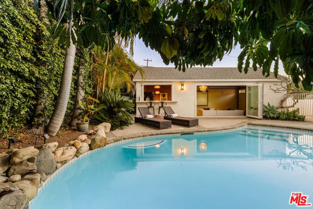 Photo of 8044 Cowan Avenue, Los Angeles, CA 90045 (MLS # 26665125)