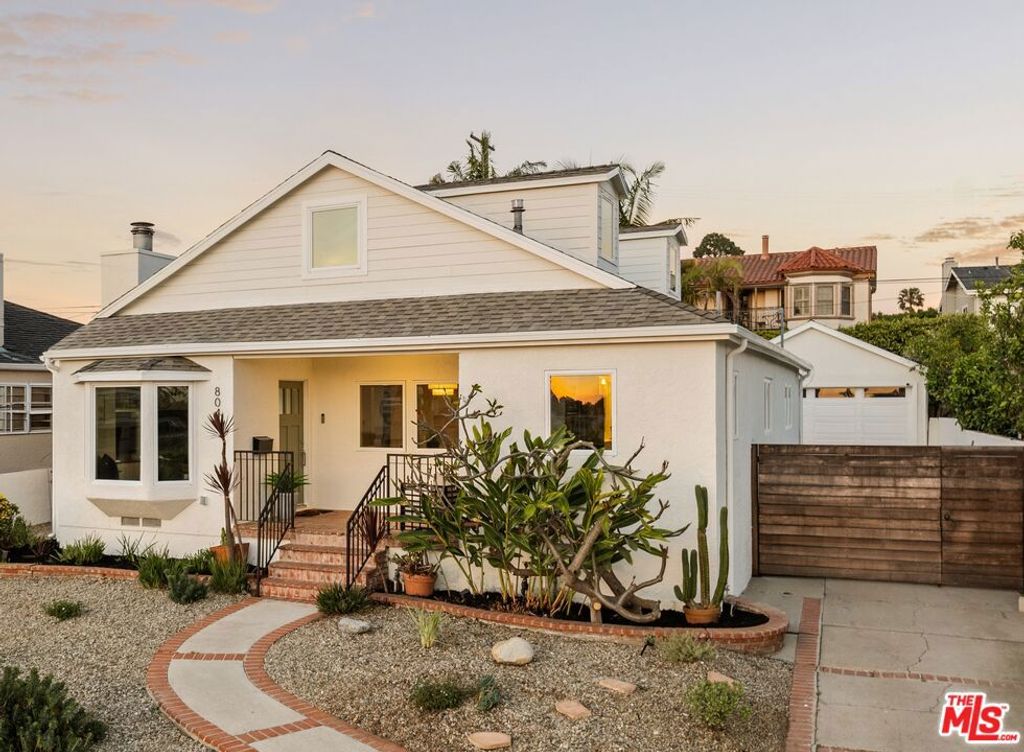 Photo of 8044 Cowan Avenue, Los Angeles, CA 90045 (MLS # 26665125)