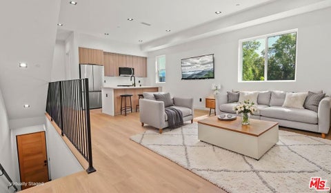 Photo of 10842 Peach Grove Street, North Hollywood, CA 91601 (MLS # 26854373)