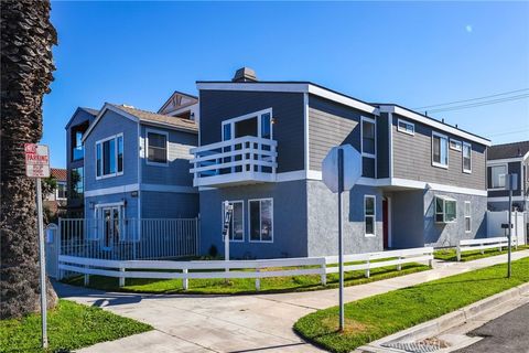Photo of 502 12th St, Huntington Beach, CA 92648 (MLS # OC26020246)