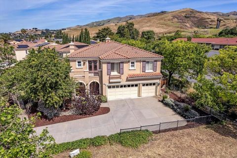Photo of 122 Piedmont Road, Milpitas, CA 95035 (MLS # ML82043790)