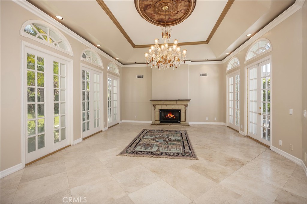 3211 E Mandeville Place