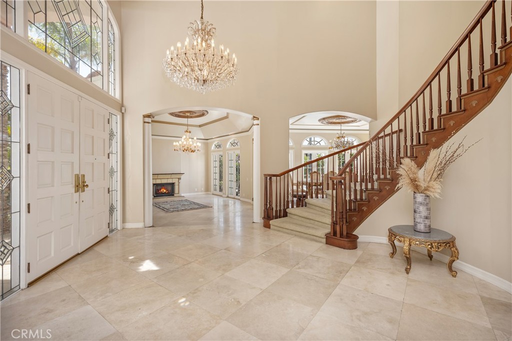 3211 E Mandeville Place