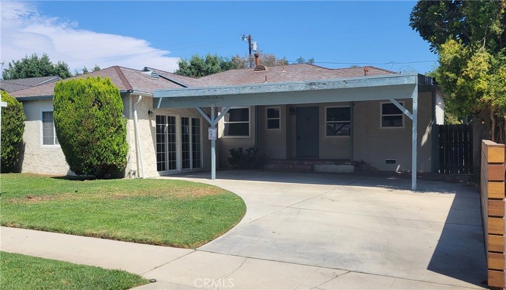 Photo of 6446 Mclennan Avenue, Van Nuys, CA 91406 (MLS # SR25179388)