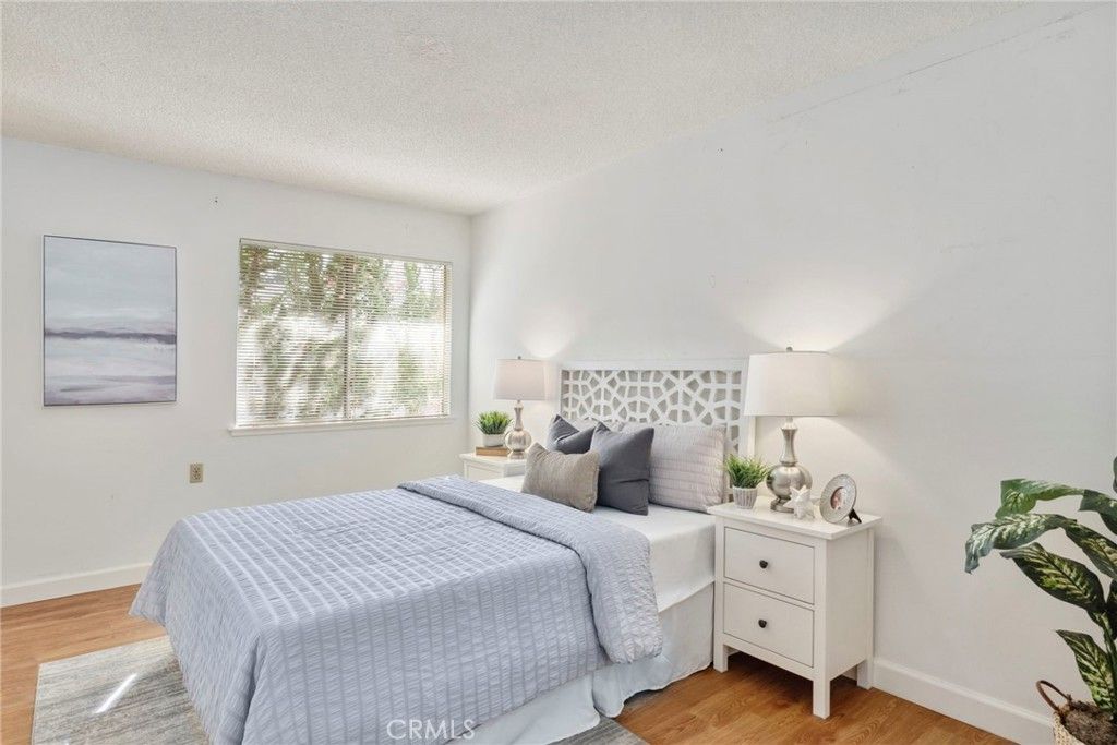 listing image 130722177116649682275