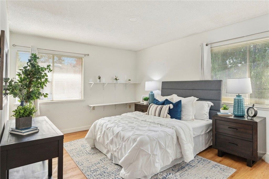 listing image 130727699743989837152