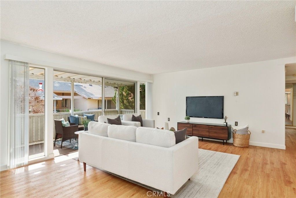 listing image 130721850464365583062