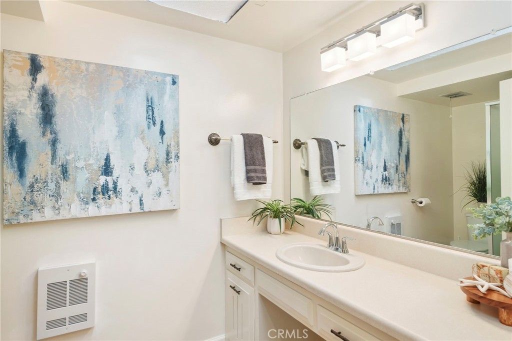 listing image 130725783864892155585