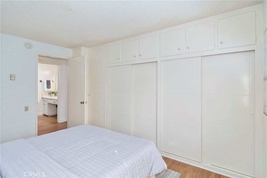 listing image 130720870434702798473