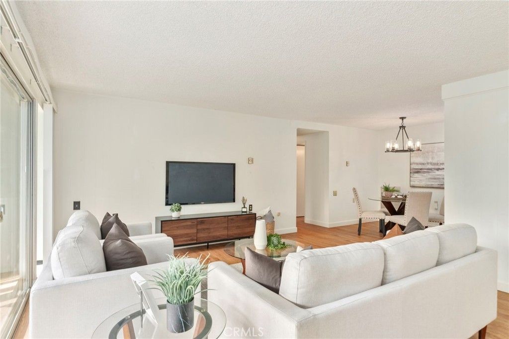 listing image 130722222572441836153