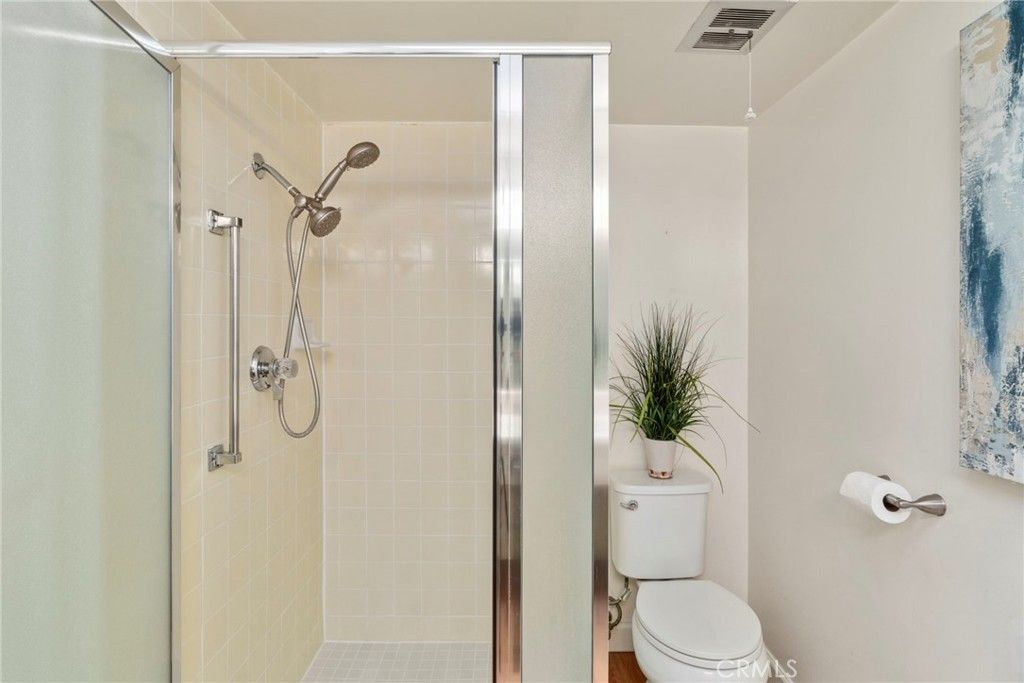 listing image 130725451297257303587
