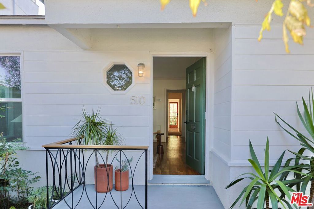 Photo of 510 Venice Way, Venice, CA 90291 (MLS # 25607513)