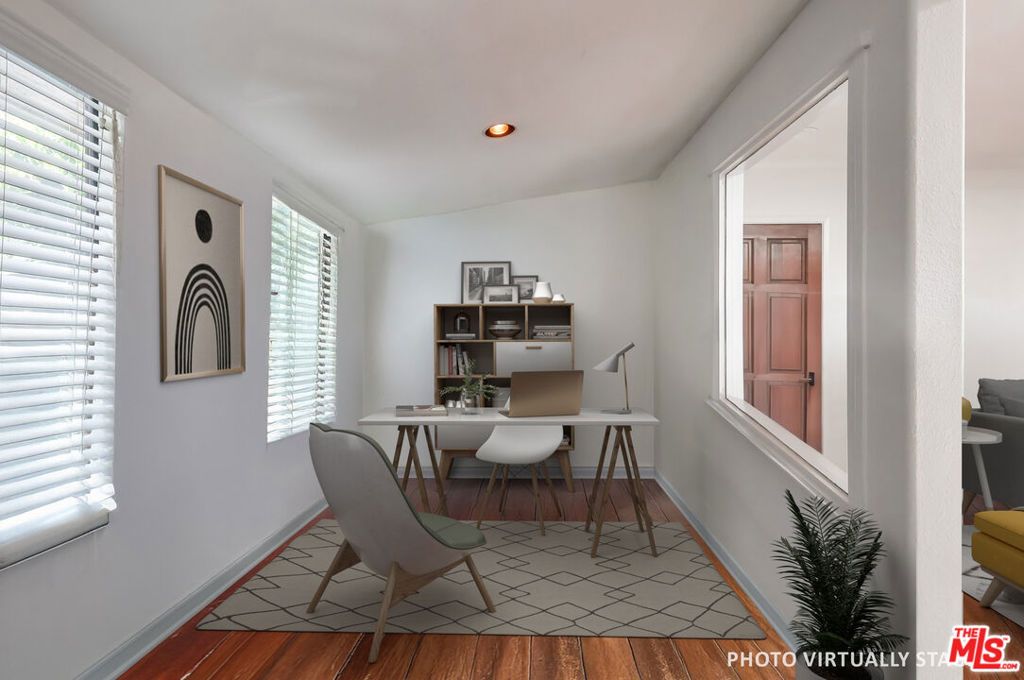 Photo of 352 S Barrington Avenue #12, Los Angeles, CA 90049 (MLS # 25567689)