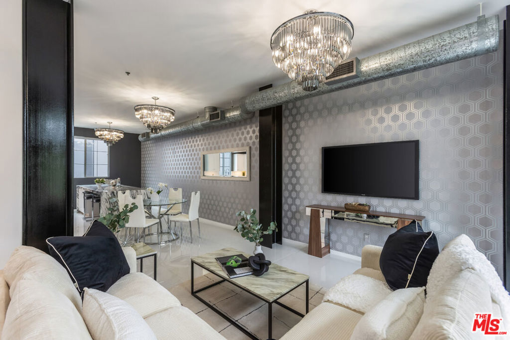 5400 Playa Vista Drive 23