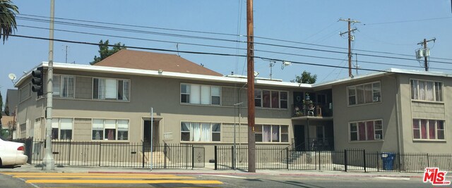 We are pleased to present 1475 Venice Blvd., a 10 Unit multifamily apartment community in the heart of the Pico-Union neighborhood of Los Angeles. The offering, built in 1954 and consisting of +/- 6,766 SF of improvements consists of Ten (10) One Bedroom, One Bathroom apartment homes in a burgeoning neighborhood within the direct path of progress of DTLA and Koreatown. On-site parking provided for seven (7) vehicles and separate gas and electrical utilities. **Please email listing agent for full offering memorandum**