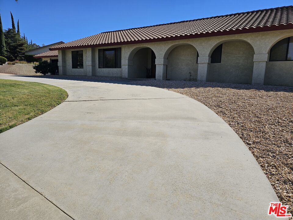 4442 Mockingbird Lane