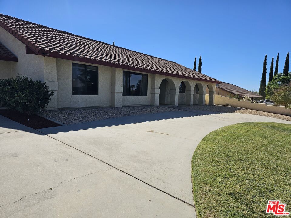 4442 Mockingbird Lane