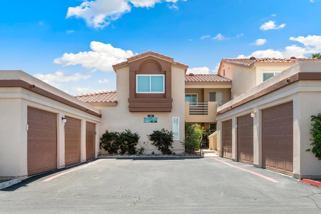 Palm Royale - Residential