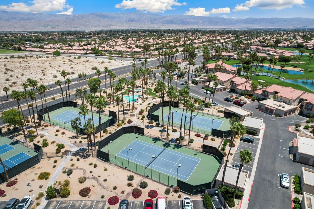 Palm Royale - Residential