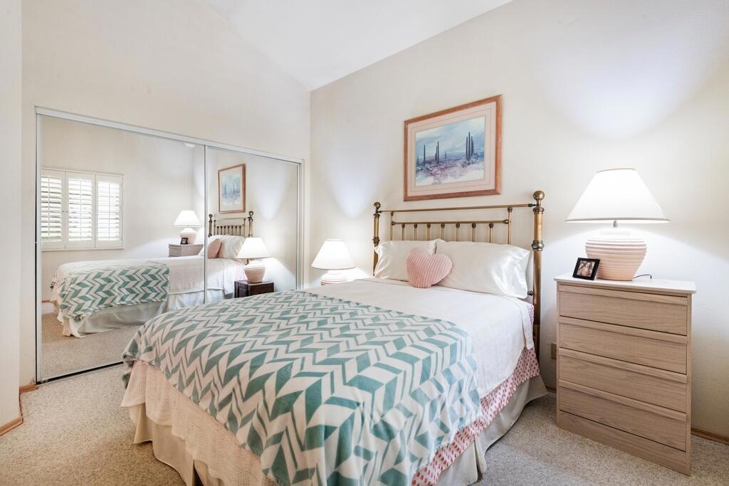 Palm Royale - Residential