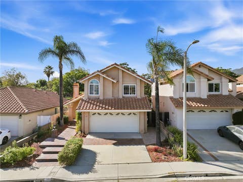 Photo of 31 La Cascada, Rancho Santa Margarita, CA 92688 (MLS # PW26134551)