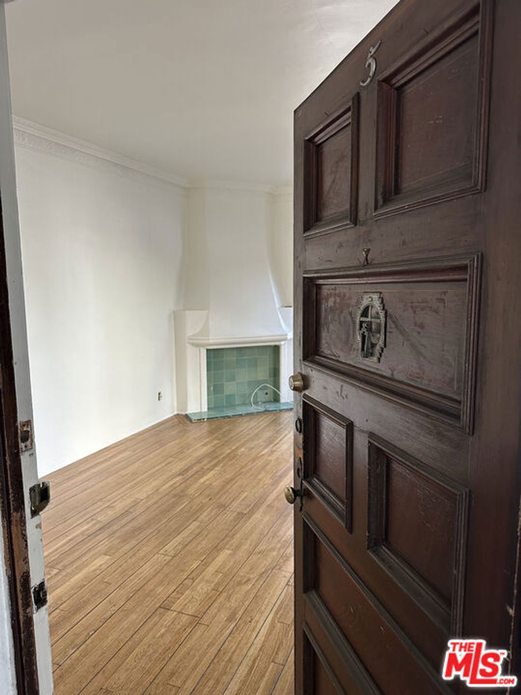 Photo of 5564 W 6th Street St #5, Los Angeles, CA 90036 (MLS # 25609089)