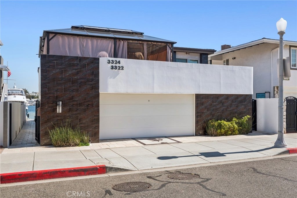 3322 Via Lido