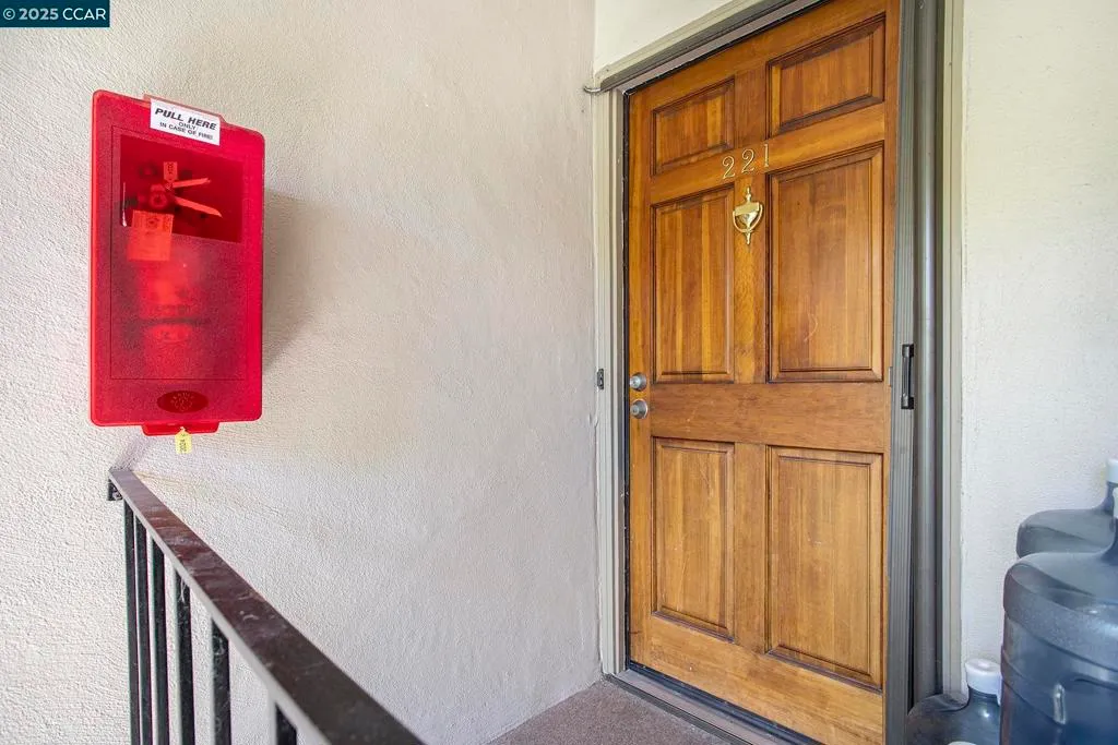 Moraga, California 94556, United States, 3 Bedrooms Bedrooms, ,2 BathroomsBathrooms,Residential,Active,151211