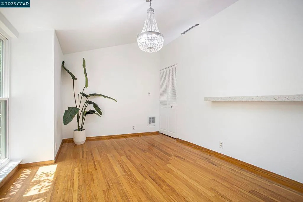 Moraga, California 94556, United States, 3 Bedrooms Bedrooms, ,2 BathroomsBathrooms,Residential,Active,151211