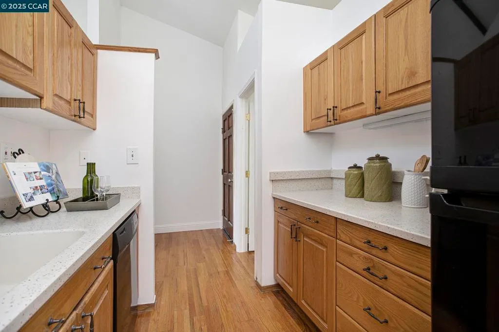 Moraga, California 94556, United States, 3 Bedrooms Bedrooms, ,2 BathroomsBathrooms,Residential,Active,151211