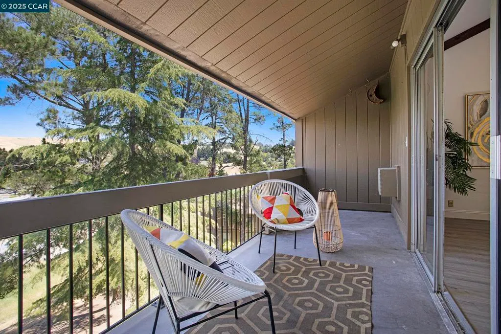 Moraga, California 94556, United States, 3 Bedrooms Bedrooms, ,2 BathroomsBathrooms,Residential,Active,151211