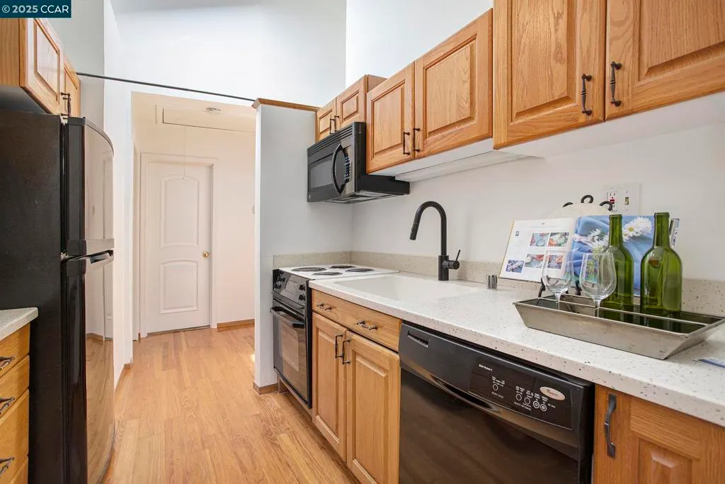 Moraga, California 94556, United States, 3 Bedrooms Bedrooms, ,2 BathroomsBathrooms,Residential,Active,151211