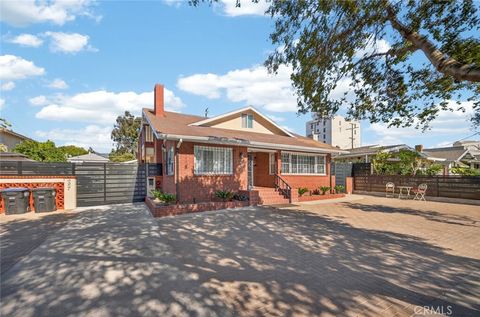 Photo of 327 Vine, Glendale, CA 91204 (MLS # SR26026996)