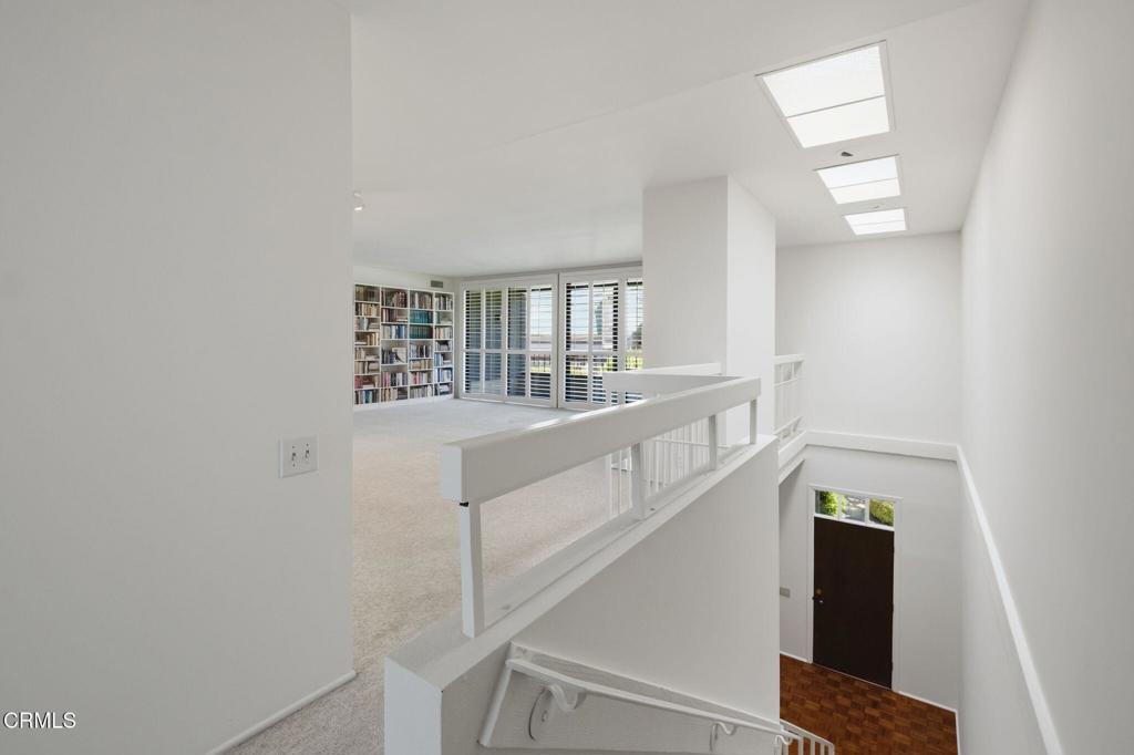 885 S Orange Grove Boulevard 20