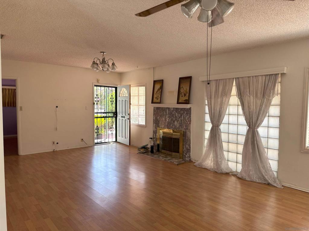 9109 Lower Azusa Rd