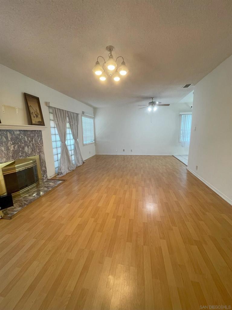 9109 Lower Azusa Rd