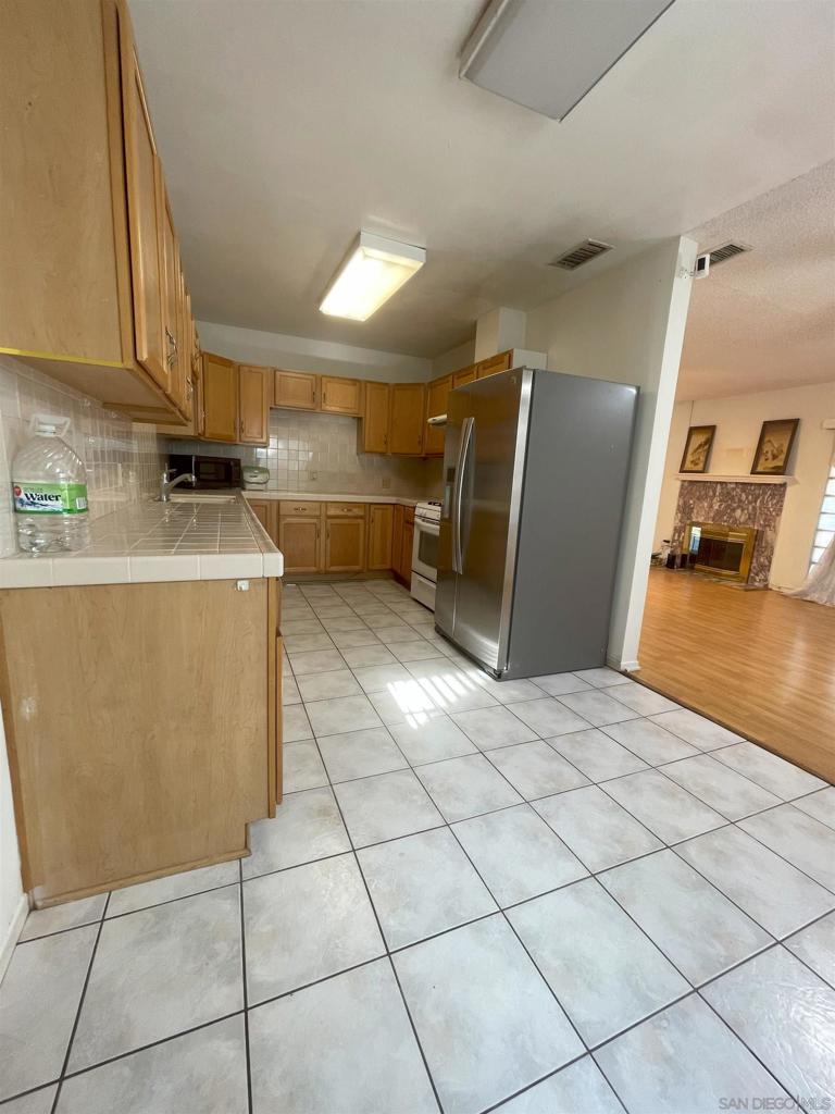 9109 Lower Azusa Rd