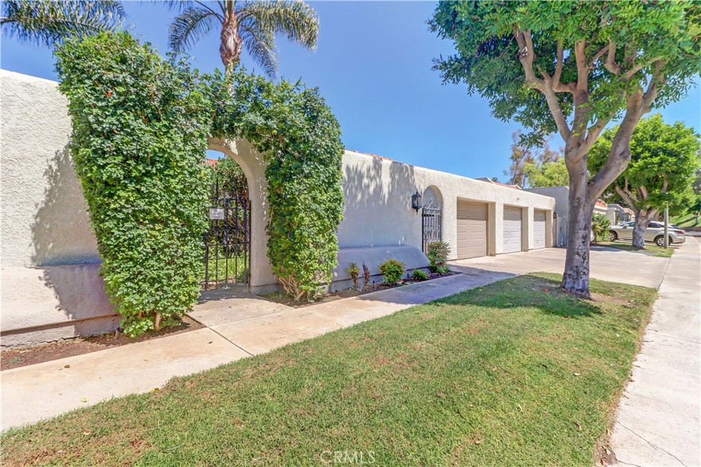 5490 Paseo Del Lago W C