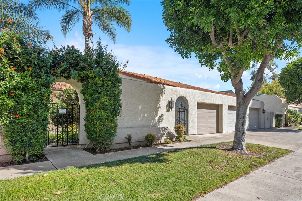 5490 Paseo Del Lago W C