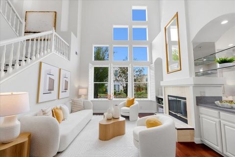 Photo of 1 Mandalay Court, Redwood City, CA 94065 (MLS # ML82034172)