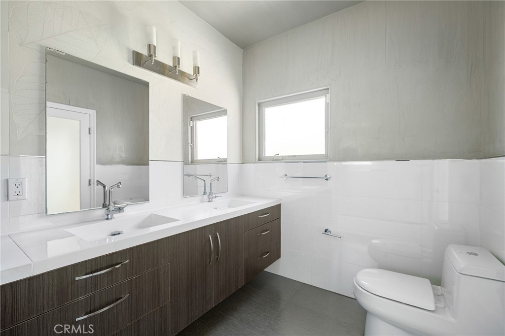 Not Applicable-105 - Residential Lease