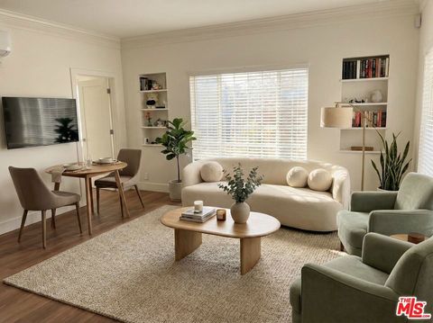 Photo of 1000 S Sherbourne Drive, Los Angeles, CA 90035 (MLS # 26654041)