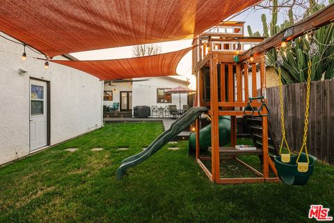 Tiny photo for 338 N Lima Street, Burbank, CA 91505 (MLS # 26661073)