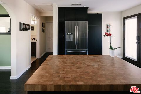 Tiny photo for 338 N Lima Street, Burbank, CA 91505 (MLS # 26661073)