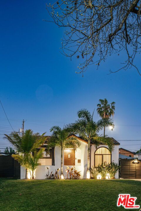 Tiny photo for 338 N Lima Street, Burbank, CA 91505 (MLS # 26661073)