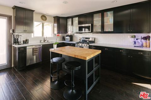 Tiny photo for 338 N Lima Street, Burbank, CA 91505 (MLS # 26661073)