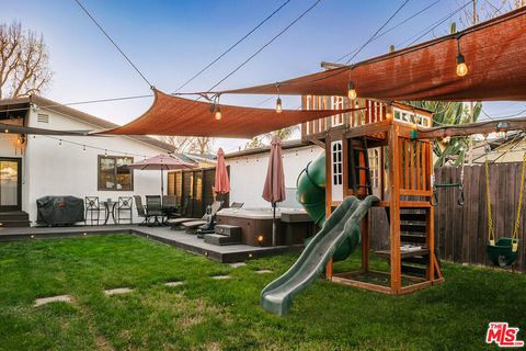 Tiny photo for 338 N Lima Street, Burbank, CA 91505 (MLS # 26661073)