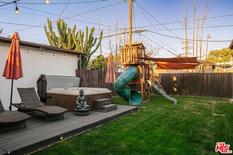 Tiny photo for 338 N Lima Street, Burbank, CA 91505 (MLS # 26661073)