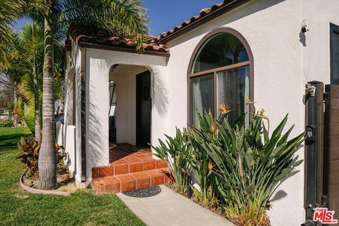 Tiny photo for 338 N Lima Street, Burbank, CA 91505 (MLS # 26661073)
