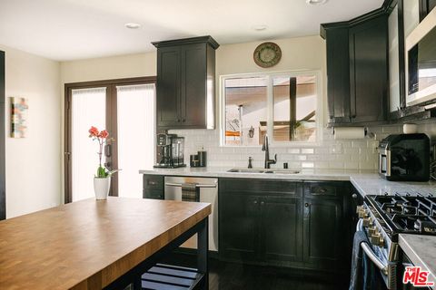 Tiny photo for 338 N Lima Street, Burbank, CA 91505 (MLS # 26661073)